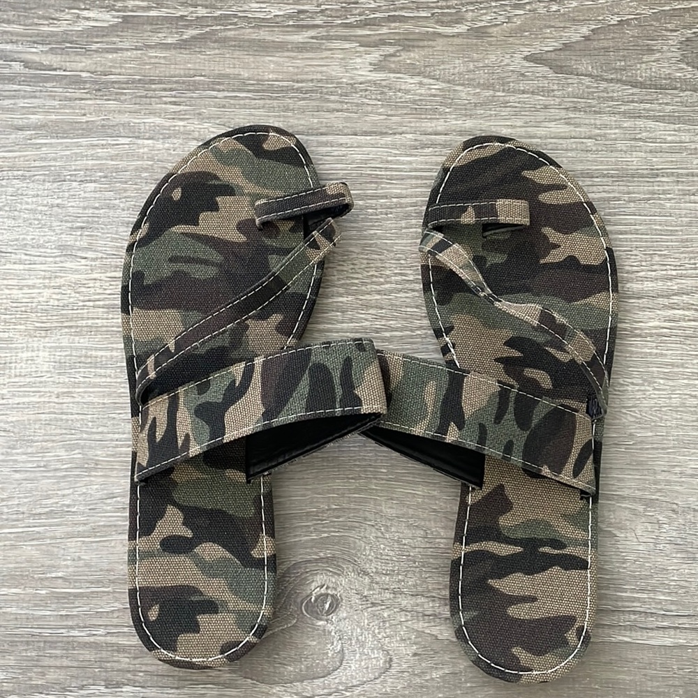 Women’s Camo Sandals